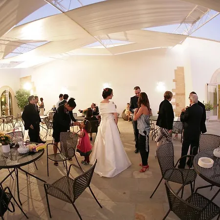 فندق Masseria Terra Dei Padri 4*